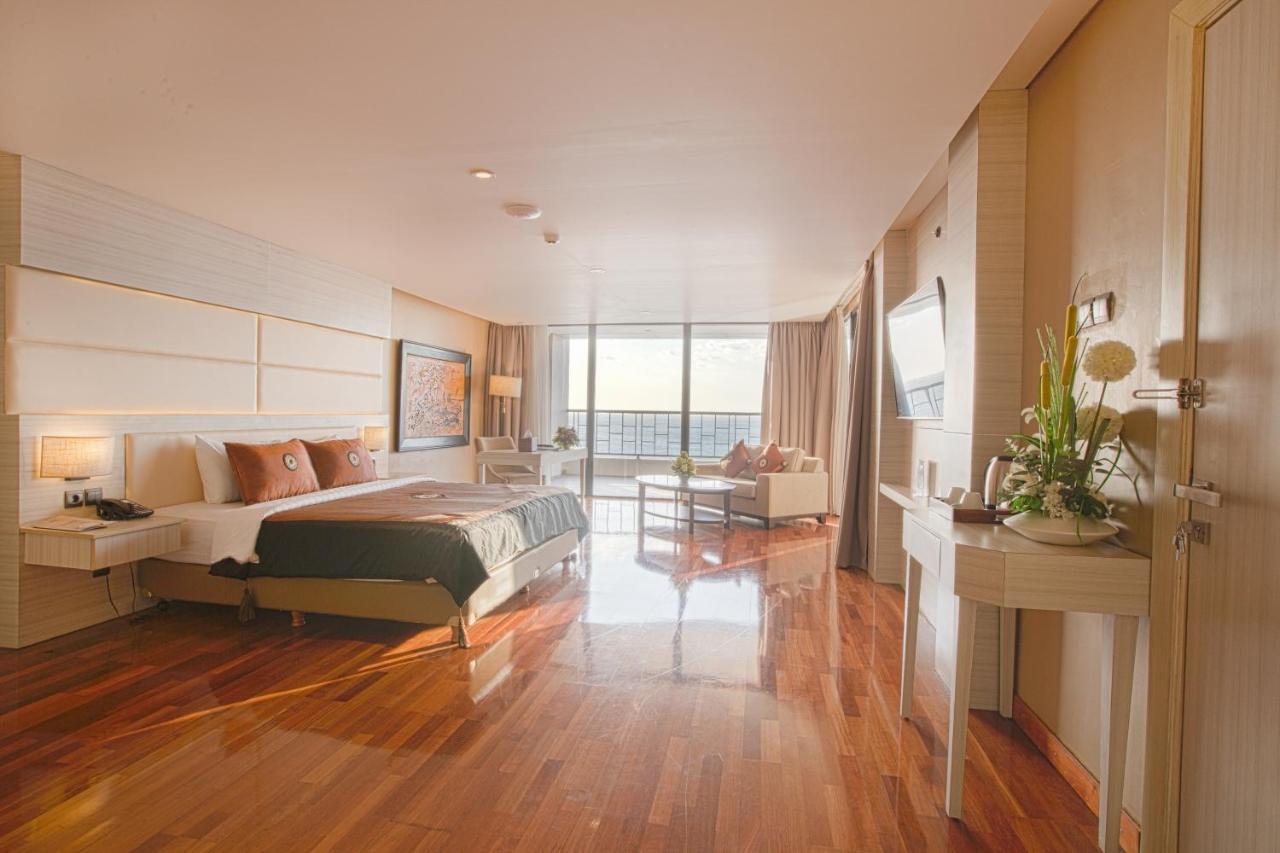 Sotis Hotel Kupang Kültér fotó